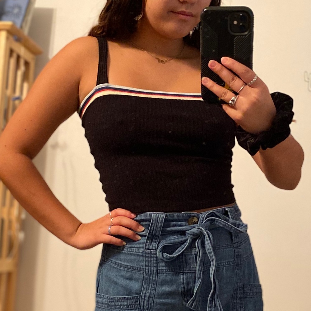 Retro Ribbed Crop Top - Picture 2 of 6
